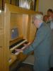 Trajtler Gábor játszik az új orgonán
