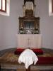 Kőszegdoroszló, oltár és keresztelőkút