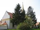 Templom a gyülekezeti ház udvaráról nézve