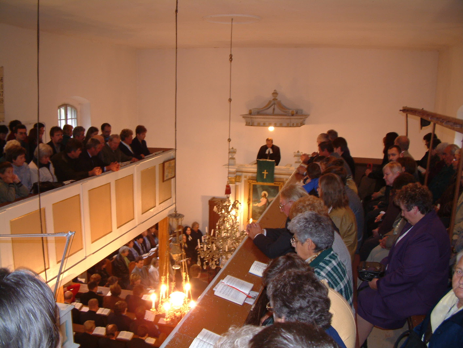 Ünnepi istentisztelet a templomban