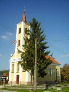 Bakonytamási, a felújított templom