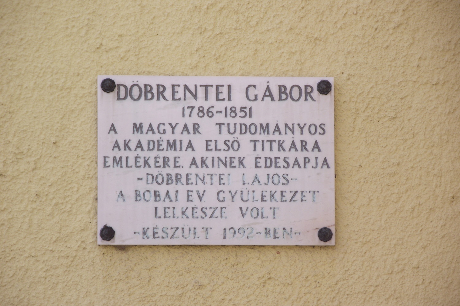 Boba, Döbrentei emléktábla