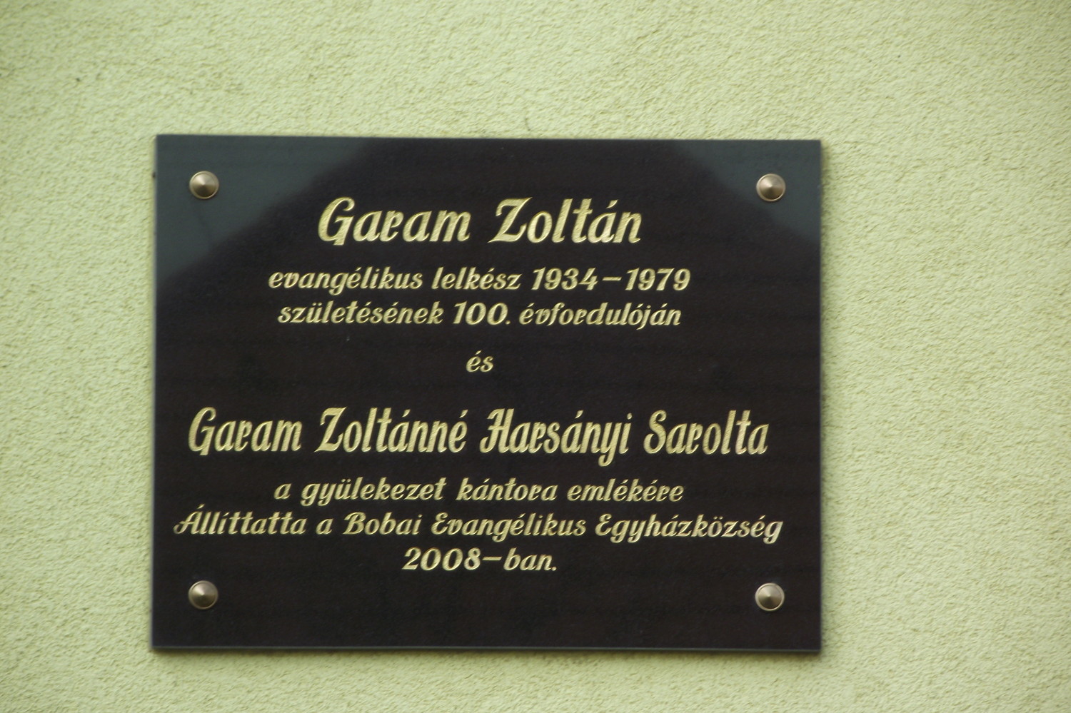 Boba, Garam Zoltán emléktáblája