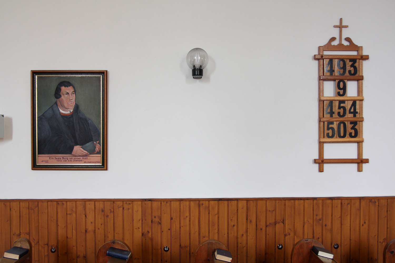 Csákvár, Luther kép és énektábla