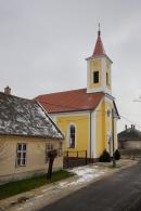 Csákvár, parókia és templom