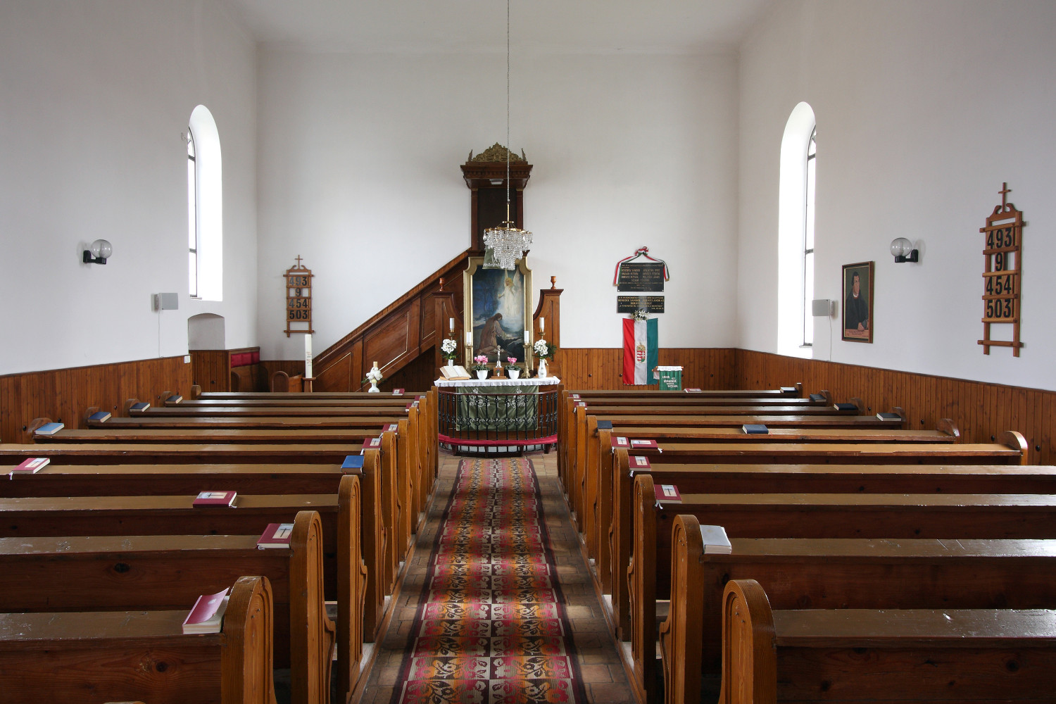 Csákvár, templombelső
