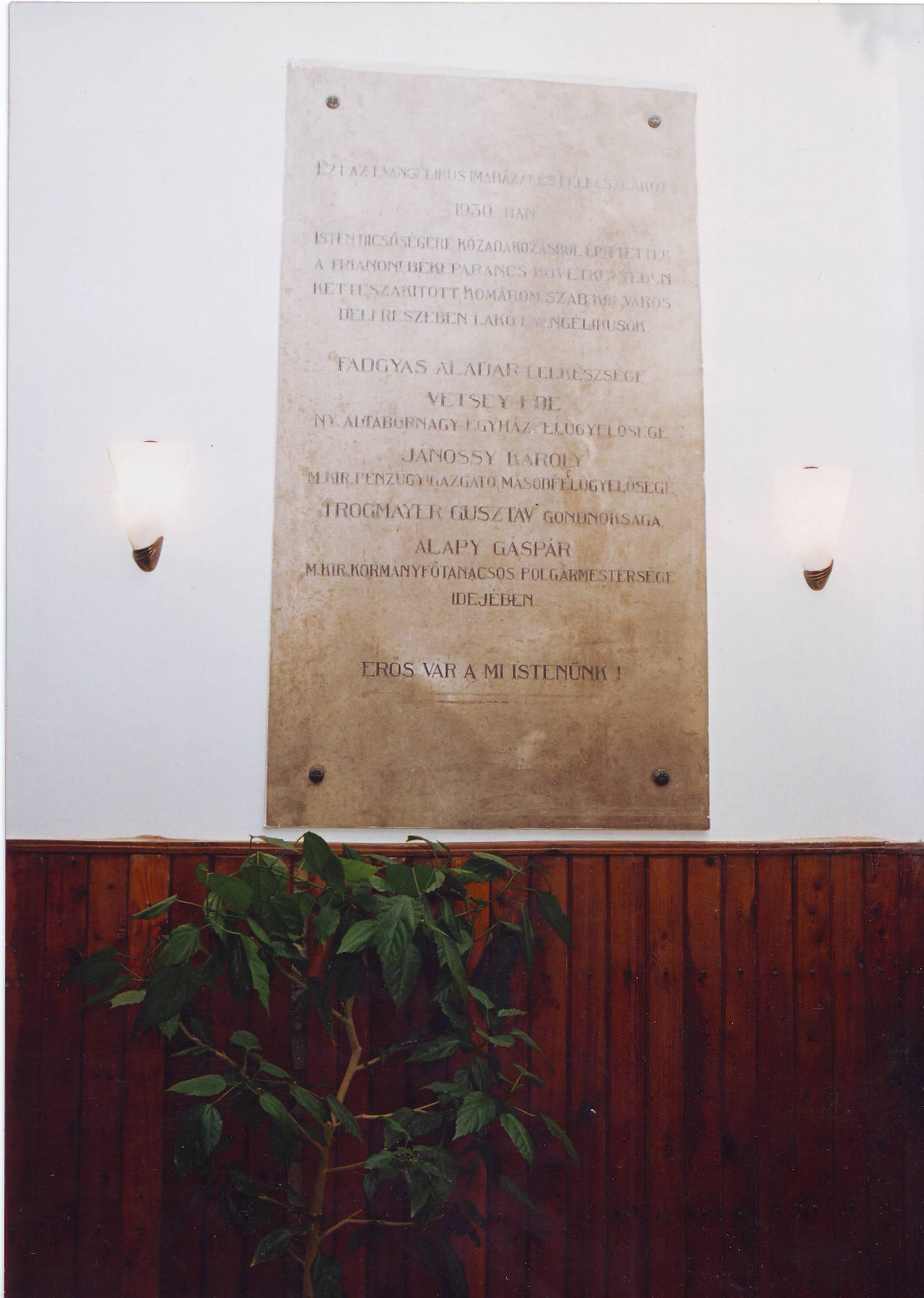Komárom, emléktábla