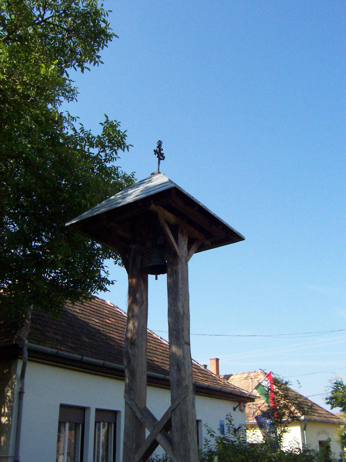 Kisberzseny, harangláb
