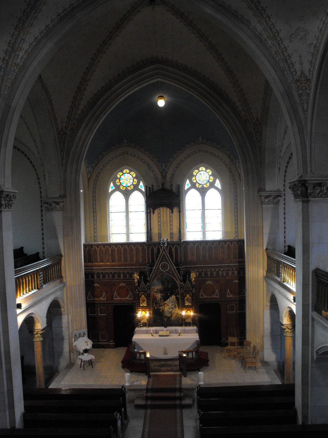 Körmend, oltártér
