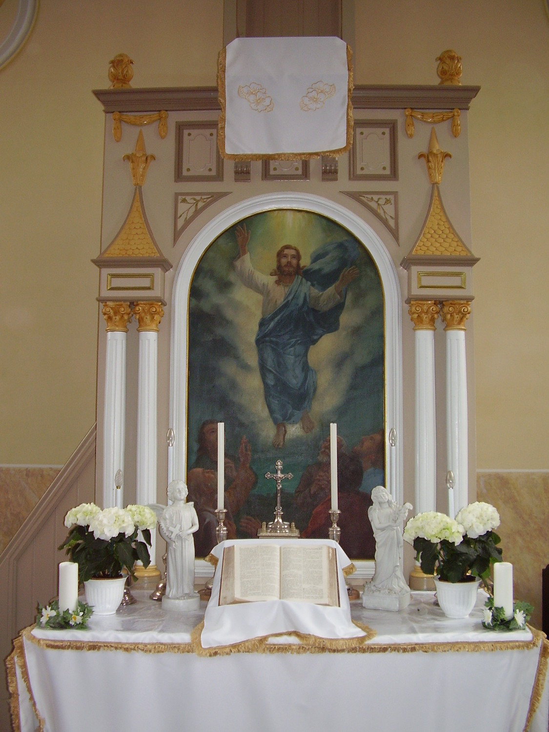 Nagygyimót, oltár