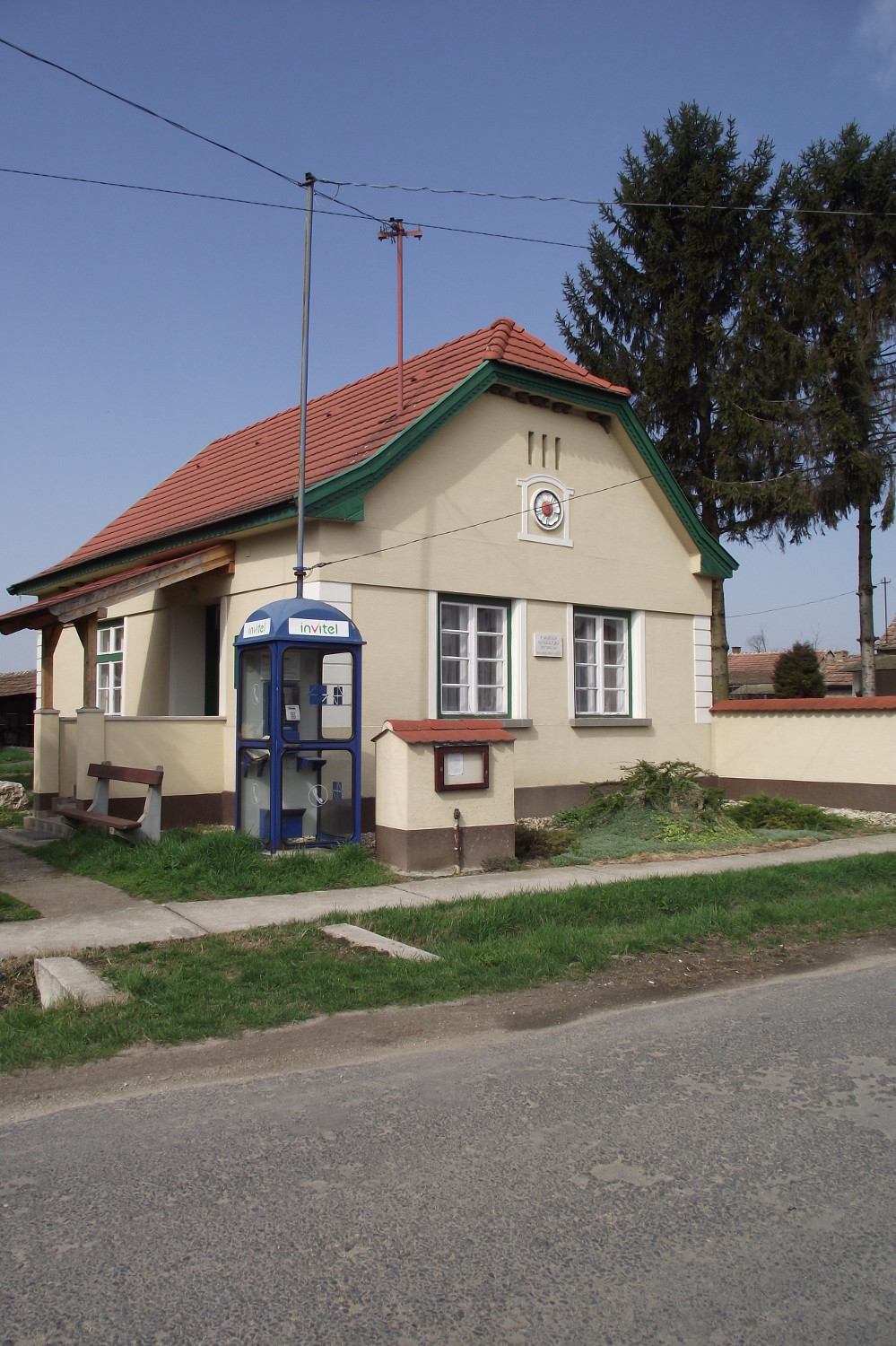 Nemeskocs, otthon szemből