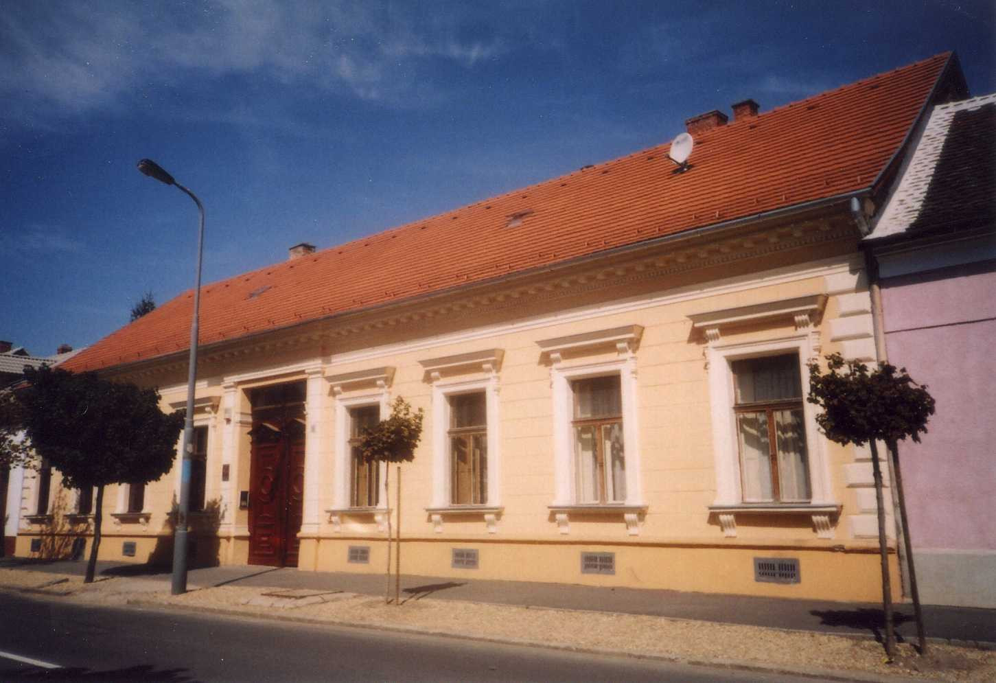 Kálvária utcai ház homlokzata