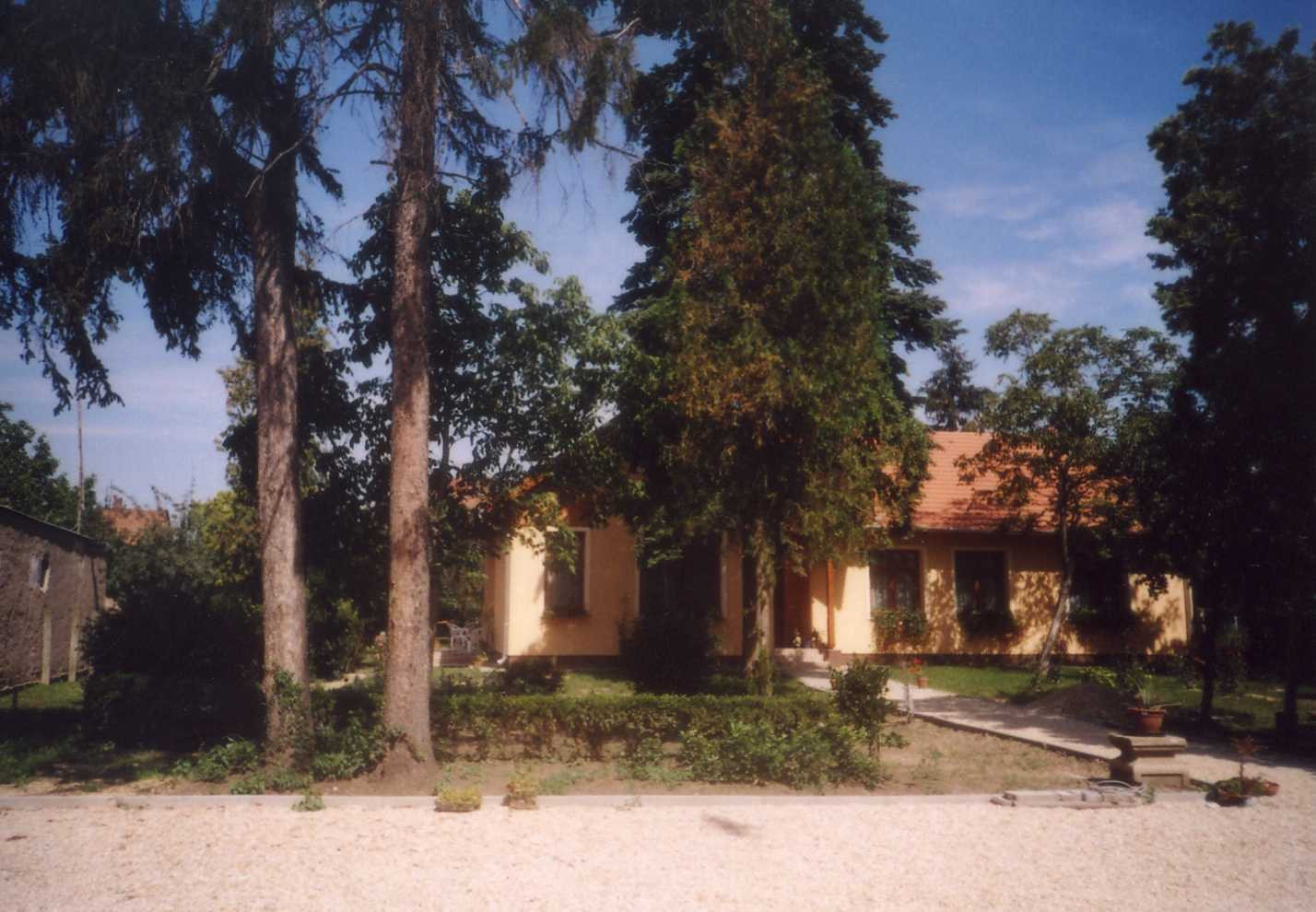 Új paplak