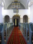 Tési templombelső és orgona