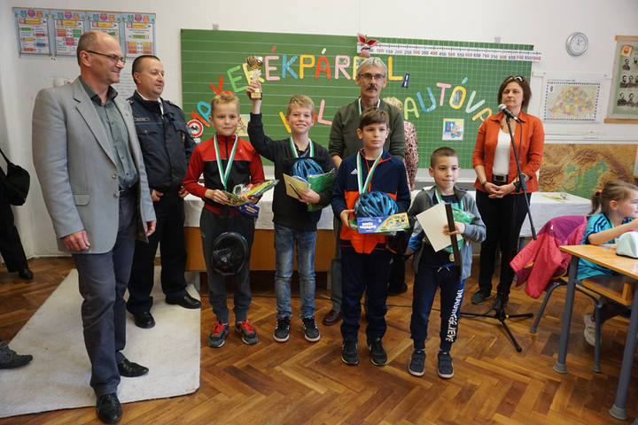 Ma kerékpárral, holnap autóval Ma kerékpárral, holnap autóval