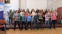 Gyere tapsolj! Gyere tapsolj!