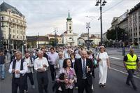 Gyújts egy gyertyát! Gyújts egy gyertyát!