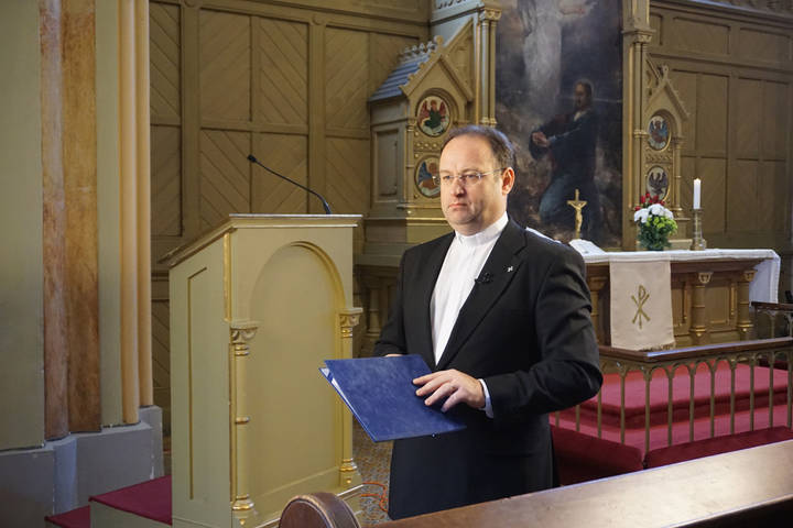 Hol van Isten a bajban? – Gregersen-Labossa György a Credo Rádióban Hol van Isten a bajban? – Gregersen-Labossa György a Credo Rádióban