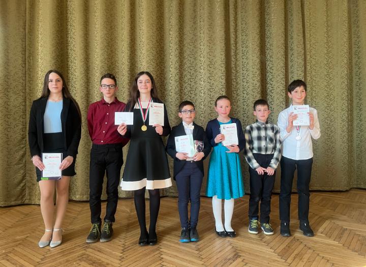 A Zr�nyi Ilona Matematikaverseny v�rmegyei legjobbjait jutalmazt�k